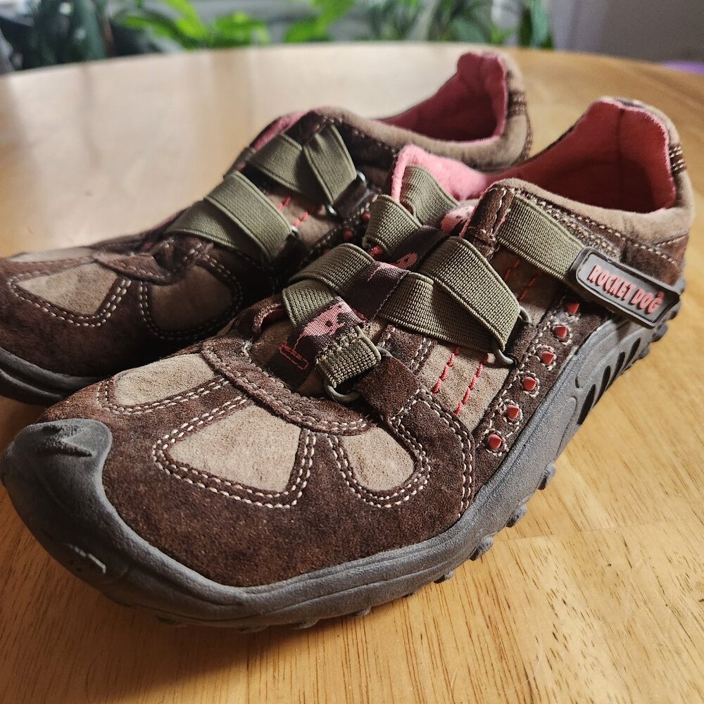 Womens sneakers